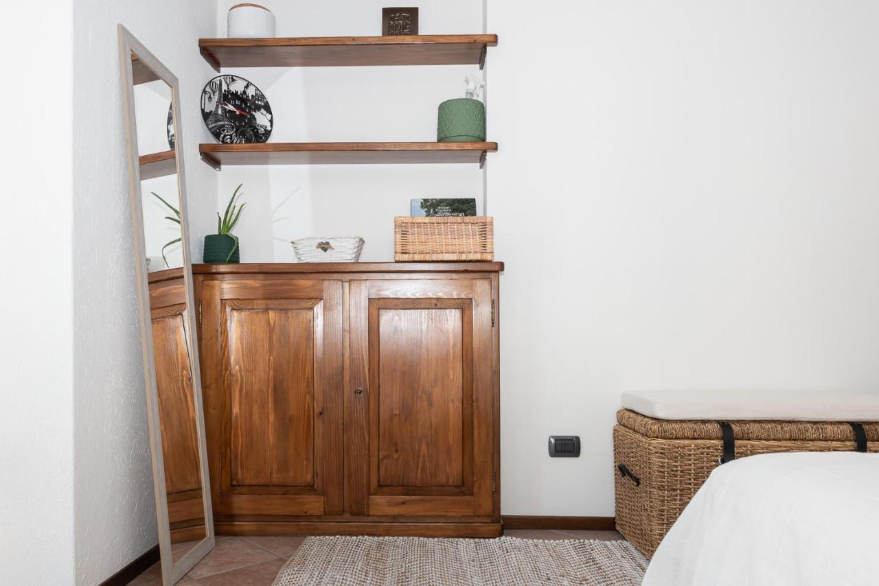 Cozy Studio In Old Town Lägenhet Como Exteriör bild